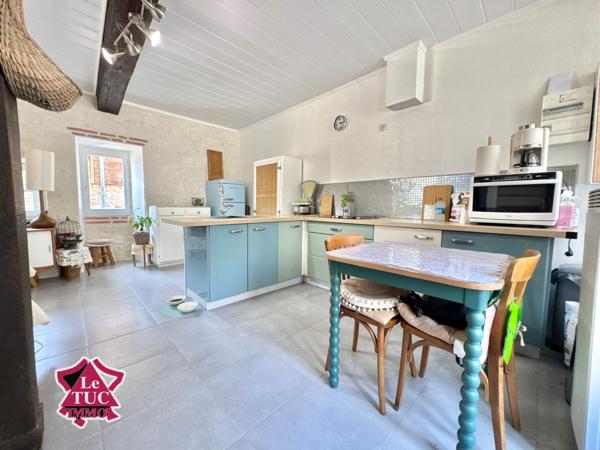 Maison dans le bourg médiéval. Penne-d'Agenais (47140)