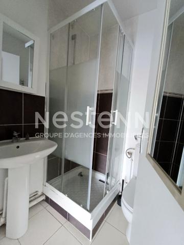 Immeuble de 6 appartements en centre-ville d'Etampes à 400m de la gare RER C et TER direct Paris Austerlitz en 30 minutes.