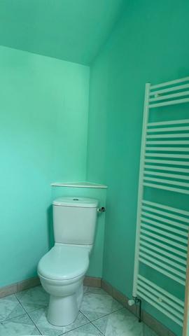 À LOUER – LOCAL COMMERCIAL AVEC LOGEMENT ET DÉPENDANCES à L'ISLE SUR SEREIN (89)