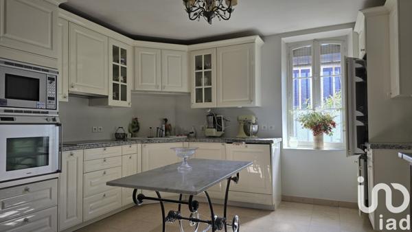 Maison 7 pièces de 223 m² à Freneuse (78840)