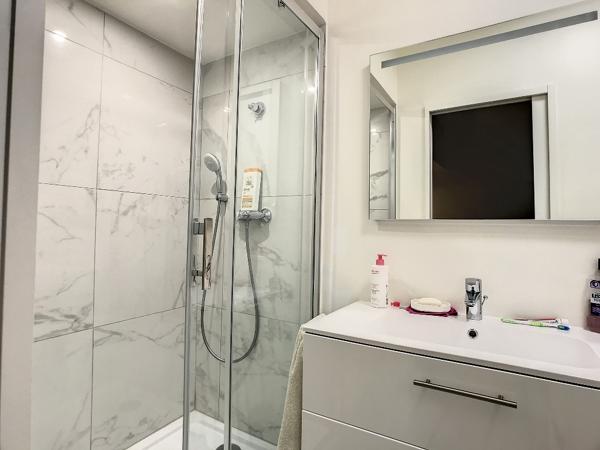 Appartement Issy Les Moulineaux 1 pièce(s) 32 m2 vendu loué, special investisseur.
