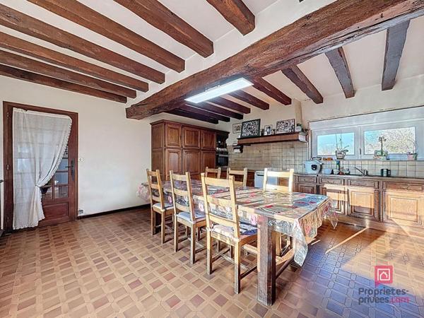 Proche Bonnetable, longère de 225 m2 dans bel environnement