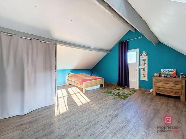 Proche Bonnetable, longère de 225 m2 dans bel environnement