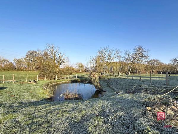 Proche Bonnetable, longère de 225 m2 dans bel environnement