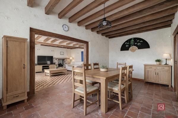 Proche Bonnetable, longère de 225 m2 dans bel environnement