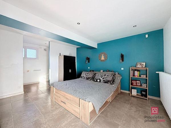 Proche Bonnetable, longère de 225 m2 dans bel environnement