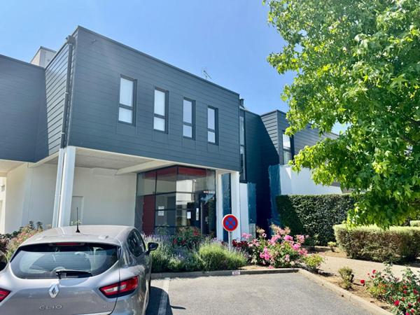 Appartement en Duplex de 70m2  , 2 chambres,,terrasse dans résidence sécurisée  avec places de parking