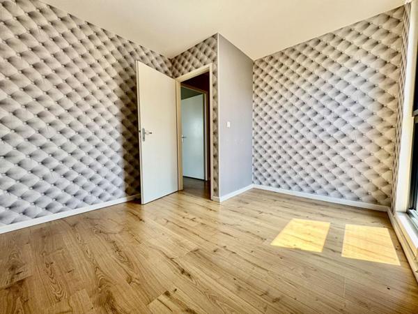 Appartement en Duplex de 70m2  , 2 chambres,,terrasse dans résidence sécurisée  avec places de parking