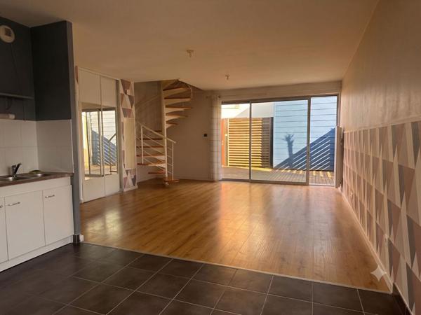 Appartement en Duplex de 70m2  , 2 chambres,,terrasse dans résidence sécurisée  avec places de parking