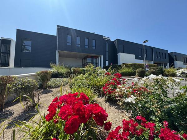 Appartement en Duplex de 70m2  , 2 chambres,,terrasse dans résidence sécurisée  avec places de parking