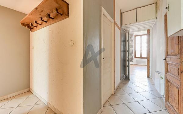 T3 de 58 m² avec beau potentiel – Quartier Cusset – À deux pas du métro