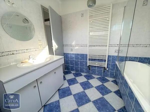 Appartement à louer 2 pièces 54.2m² Chalon-sur-Saône (71100)