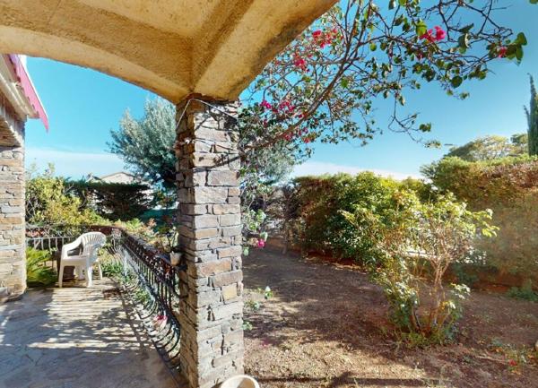 Maison à vendre    5 pièces •  Hyères