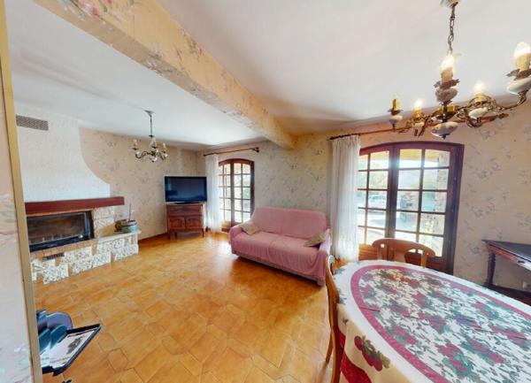 Maison à vendre    5 pièces •  Hyères