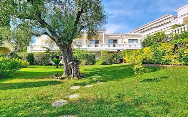 Appartement à vendre    4 pièces • 137,88 m2 Cannes