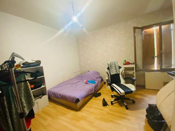 A vendre Maison Montluçon 5 pièces (158 m² hab) - Séjour (60m²) - Terrain en partie constructible 2846 m² Montlucon