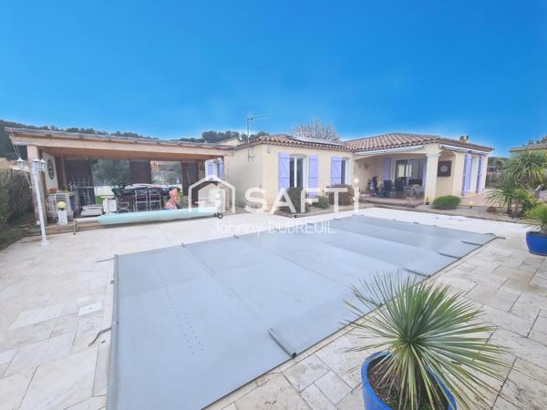 PIGNANS - SUPERBE VILLA T4 DE PLAIN-PIED AVEC PISCINE, DOUBLE GARAGE ET PRESTATIONS MODERNES, NICHÉE SUR UN TERRAIN PAYSAGER DE 1 408 M² À DEUX PAS DU CENTRE DU VILLAGE