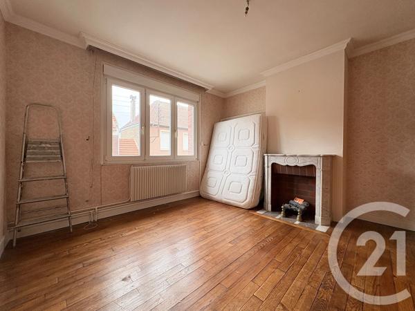 Maison à vendre  9 pièces - 179,40 m 2   ST QUENTIN  - 02