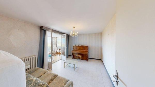 VILLA FAMILIALE 157 m² - Double garage et atelier