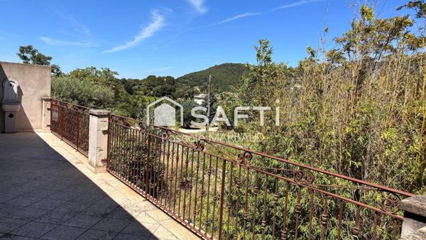 Spacieuse Bastide avec vue, piscinable, avec T2 de 51 m² supplémentaire , grange, abri-voiture, ect ....