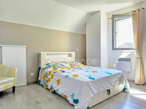 À VENDRE PAVILLON INDIVIDUEL AVEC VUE MER, SOUS-SOL COMPLET ET TERRAIN DE PLUS DE 800m² à CRIEL SUR MER (76)
