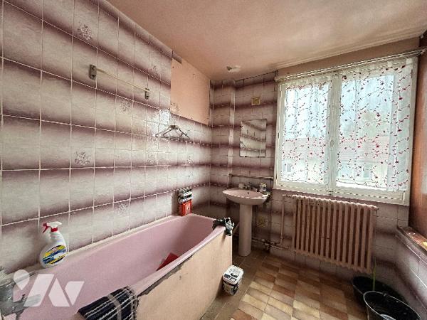 A VENDRE - MAISON SEMIE MITOYENNE HARLY ! (02100)