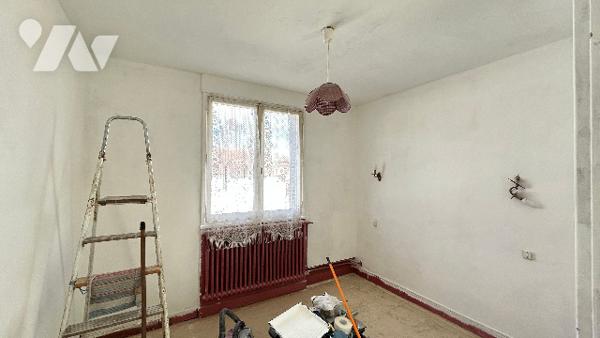 A VENDRE - MAISON SEMIE MITOYENNE HARLY ! (02100)