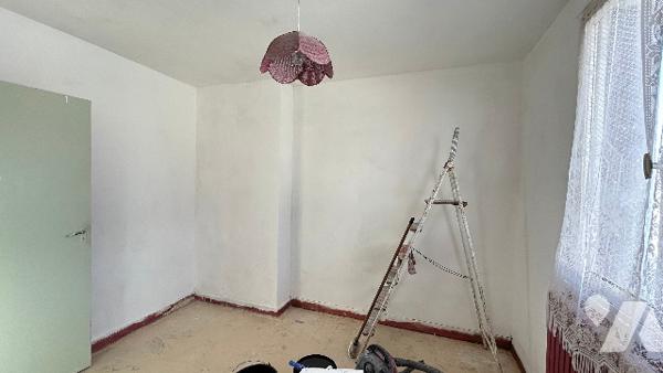 A VENDRE - MAISON SEMIE MITOYENNE HARLY ! (02100)