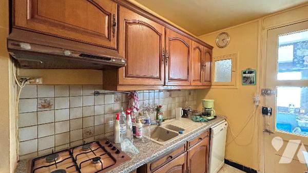 A VENDRE - MAISON SEMIE MITOYENNE HARLY ! (02100)