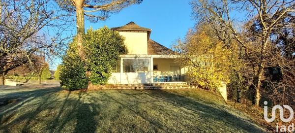 Maison traditionnelle 9 pièces de 146 m² à Aynac (46120)