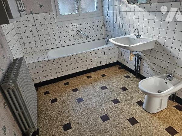 13994
A FONTENOY LE CHATEAU (88) 4 Impasse des Capucins