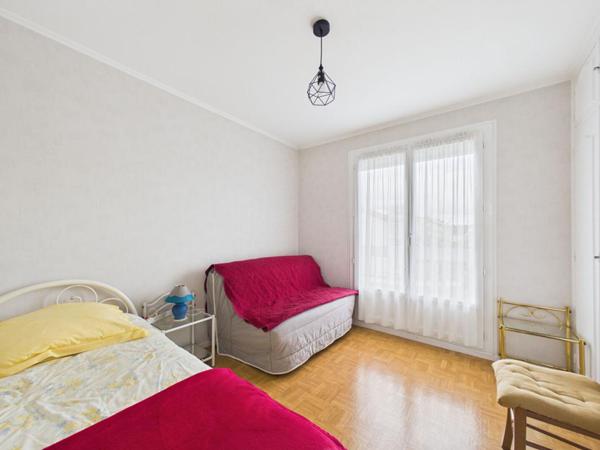 Maison de 107 m2 à Chatellerault, 3 chambres, jardin, garage