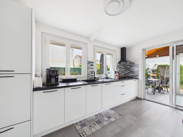 Maison de 107 m2 à Chatellerault, 3 chambres, jardin, garage