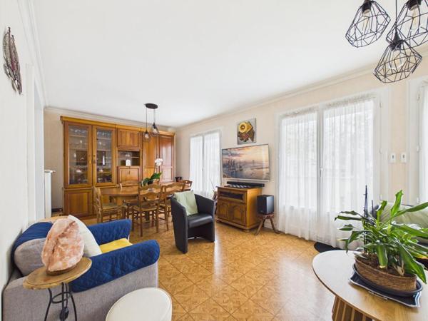 Maison de 107 m2 à Chatellerault, 3 chambres, jardin, garage
