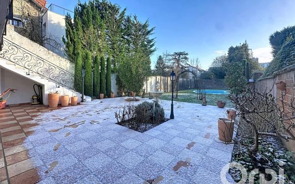 Maison à vendre    7 pièces • 217 m2 Clamart