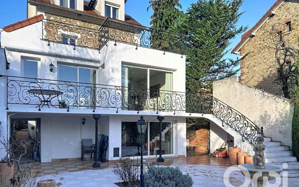 Maison à vendre    7 pièces • 217 m2 Clamart