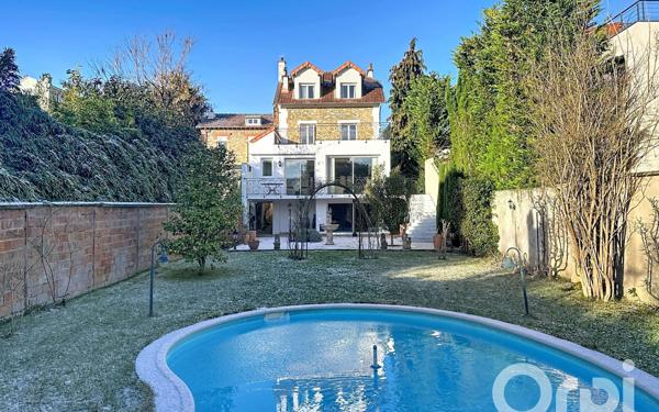 Maison à vendre    7 pièces • 217 m2 Clamart