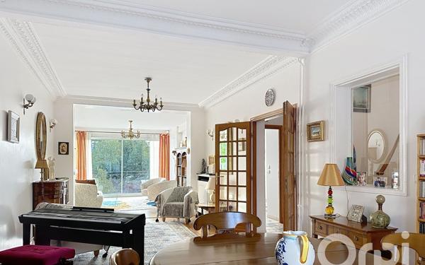 Maison à vendre    7 pièces • 217 m2 Clamart