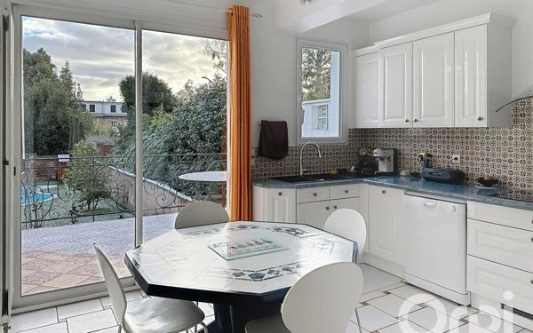 Maison à vendre    7 pièces • 217 m2 Clamart