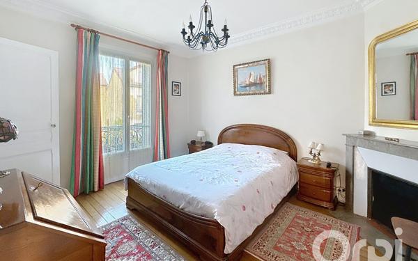 Maison à vendre    7 pièces • 217 m2 Clamart