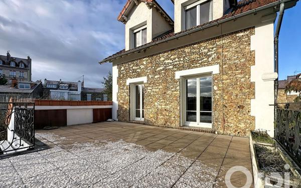 Maison à vendre    7 pièces • 217 m2 Clamart