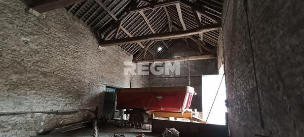 Étampes (91150) Corps de ferme à rénover