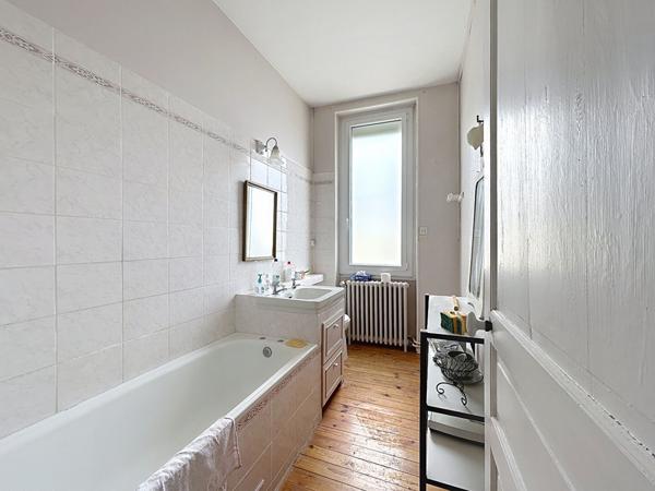 Coup de coeur Maison angevine 108 m² 5 pièces avec jardin Quartier Place du lycée