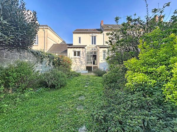 Coup de coeur Maison angevine 108 m² 5 pièces avec jardin Quartier Place du lycée