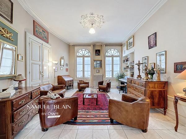 Maison 6 ch + jardin : grand séjour, bureau, cave.