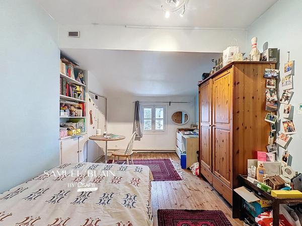 Maison 6 ch + jardin : grand séjour, bureau, cave.