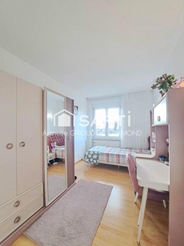 Situé à Mulhouse, immeuble de rapport des années 1955, en grande partie rénové, opportunité idéale investisseur ou projet familial avec revenus locatifs à la clé – 211 m² sur 460 m² de terrain – Fort potentiel