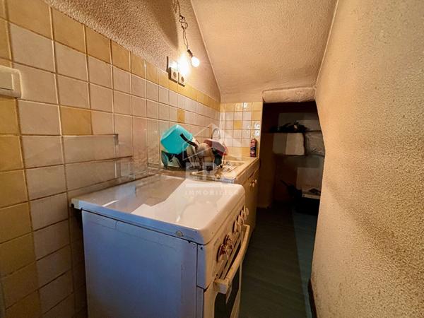 SPÉCIAL INVESTISSEUR, À VENDRE 84160 CADENET STUDIO LOUÉ D'ENVIRON 28 M²