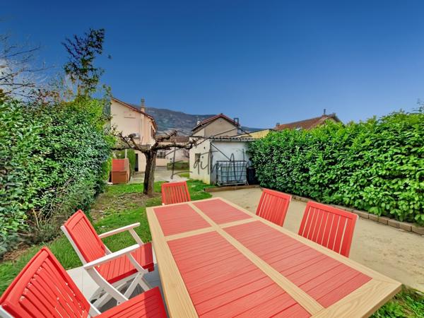 Millau (12100) Maison 3 pièces 72 m² rénovée – Confort et style de vie urbain au calme