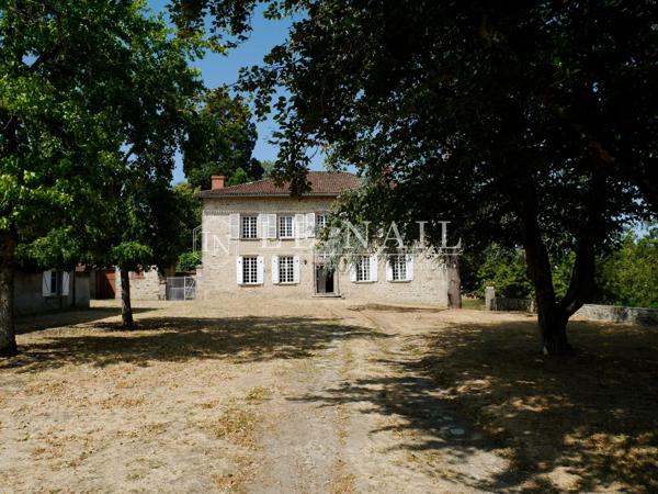 Belle gentilhommière du XVIIe siècle dans un cadre préservé, à quelques minutes de Limoges centre